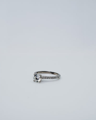 Leyla - Classic 4 Claw Ring with Diamonds